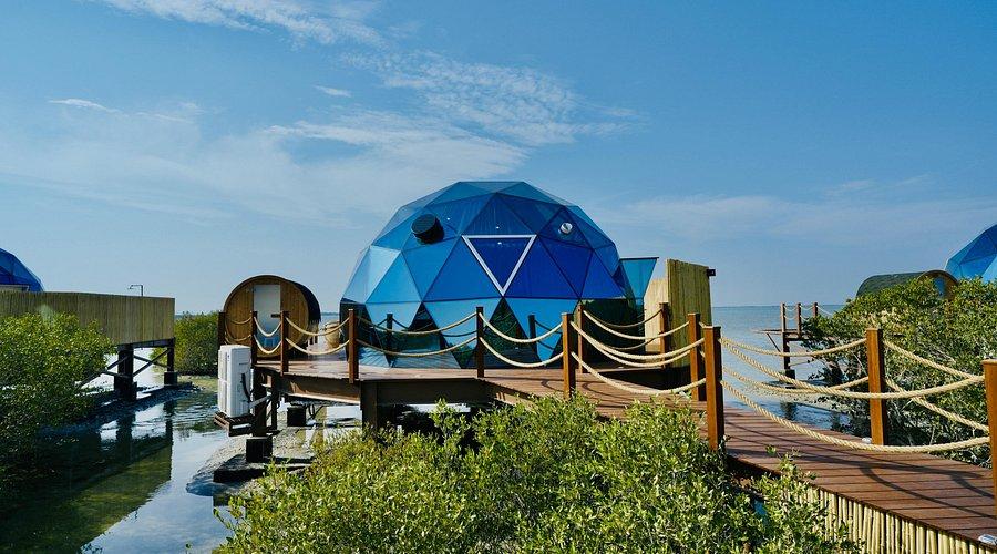 Beach resort in dubai,best hotel in dubai,best resorts for honeymoons dubai,camping in dubai,luxury stay in dubai