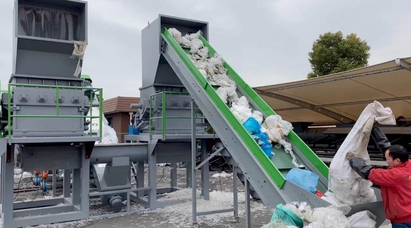 Plastic waste recycling machine India