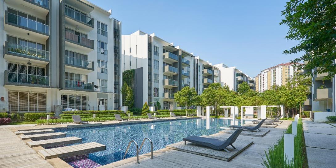 apartment with swimming pool 