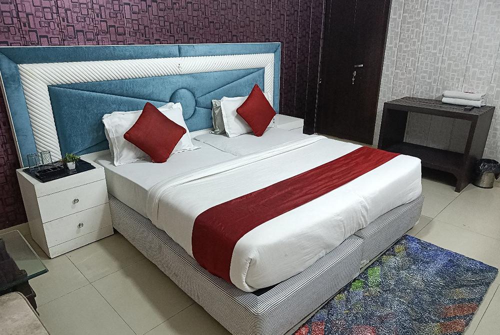 Budget Hotel in Noida