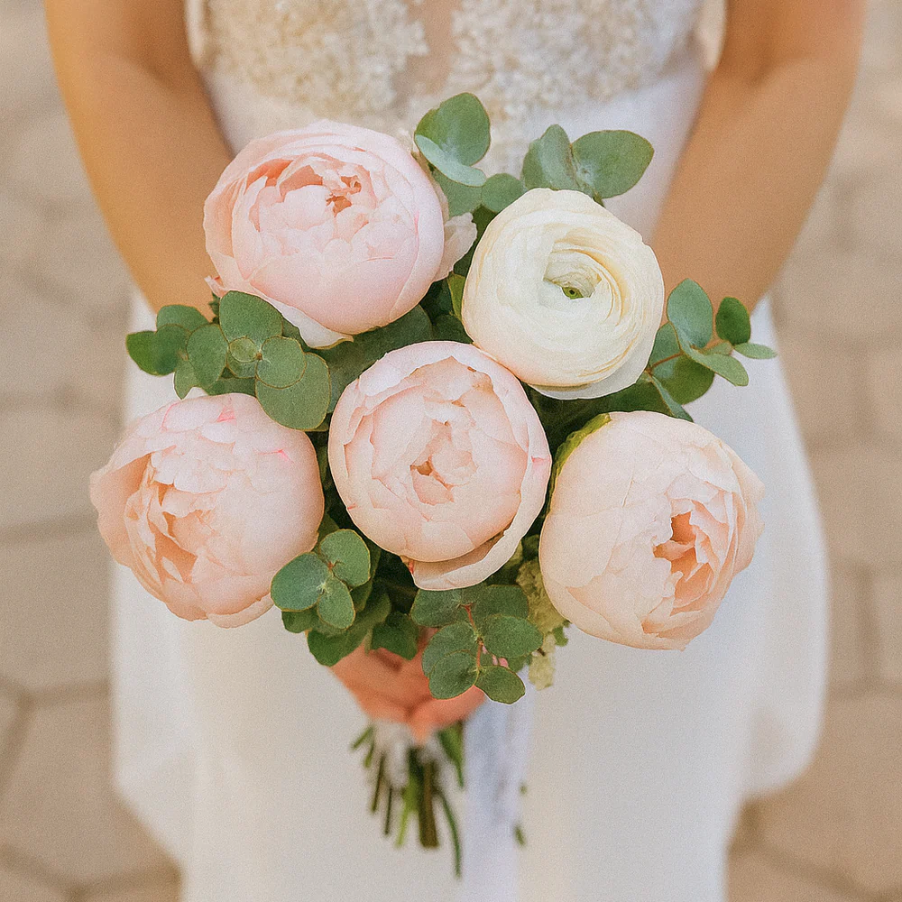 wedding flowers and bouquets