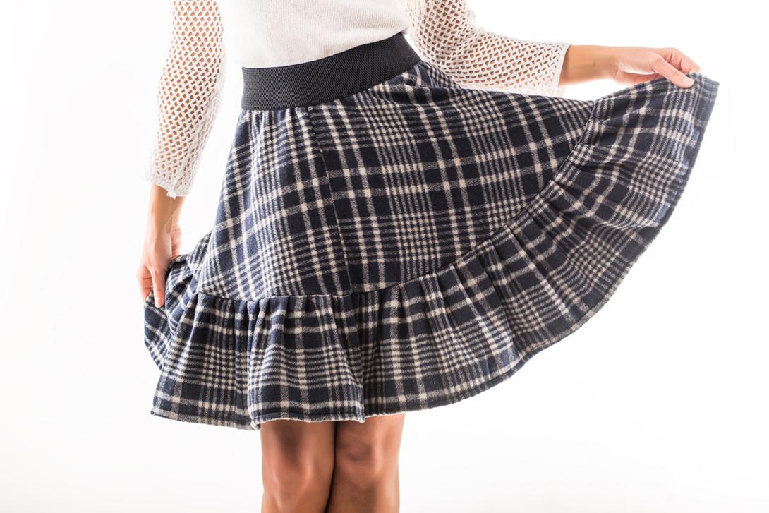 Discover the Plaid Skirts Comeback: 6 Outfits for Holiday Parties to elevate your festive wardrobe. See stylish ideas for your next holiday event.