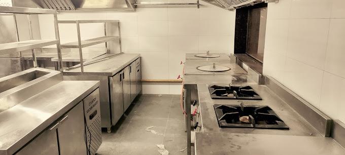 Restaurant Commercial Kitchen Equipment in Noida is designed to meet the demanding needs of modern food service businesses.