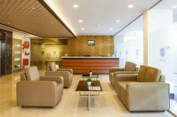 We are One of the top business hotels in Vijayawada offering Luxury Hotel Rooms. Book hotel rooms near Vijayawada Bus Stand for comfort and convenience.Hotel RN Grand - Book rooms near Durga Gudi with temple view for a serene stay. Enjoy top comfort at hotels in Vijayawada with free WiFi and breakfast.